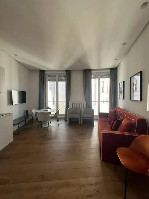 Piazza Affari Apartment - City Center Milan