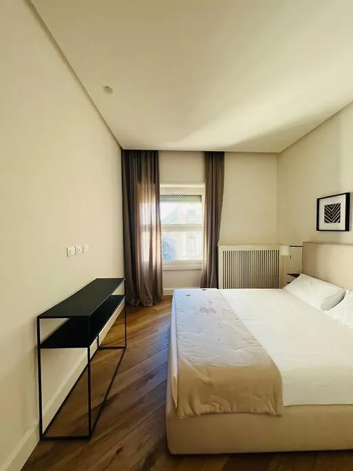 Piazza Affari Apartment - City Center Milan Italy