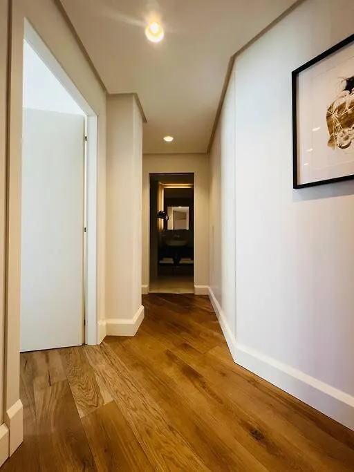 Piazza Affari Apartment - City Center Milan
